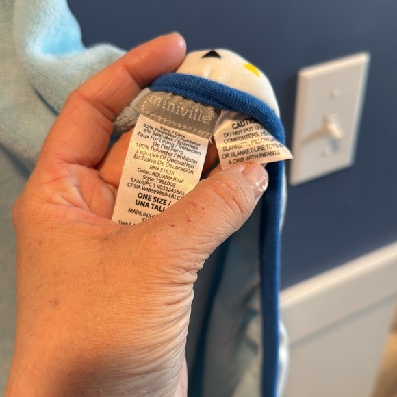 Miniville blue baby lion blanket- soft and cozy - Picture 3 of 7